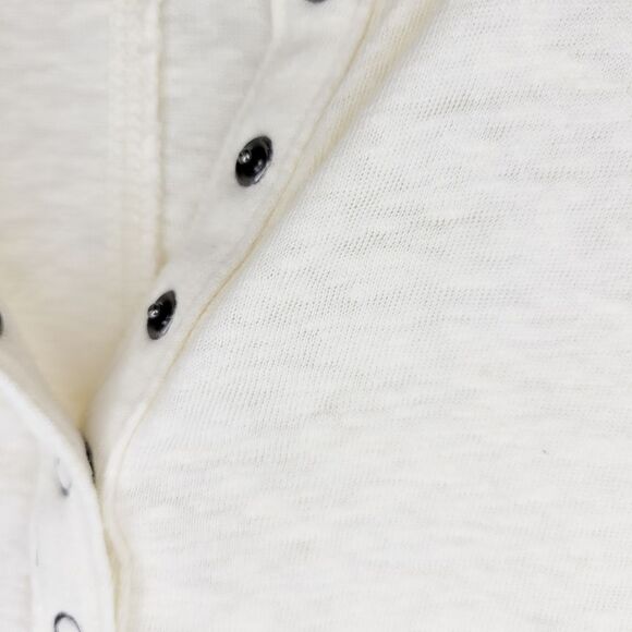 GAP Wemen's 3/4 length sleeve Henley V-neck with buttons Color Cream White Small - Picture 4 of 5